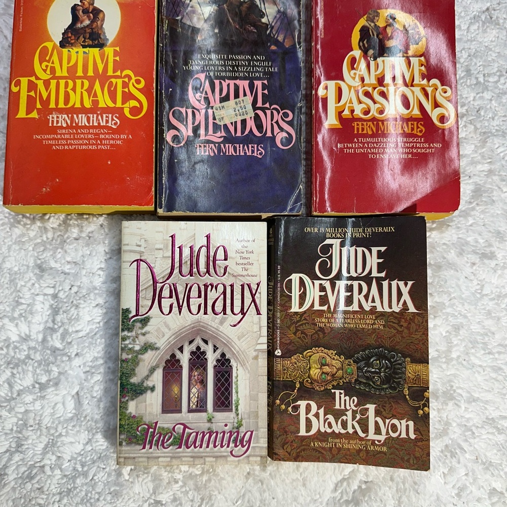 Collection of Romance Novels by Fern Michaels and Jude Deveraux
